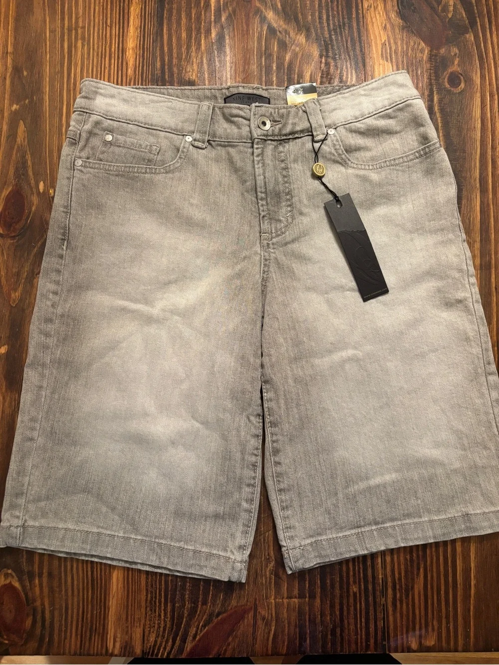 Nine West Bleeker Bermuda Shorts – NWT – Size 8 – Gray Distressed Denim Stretch